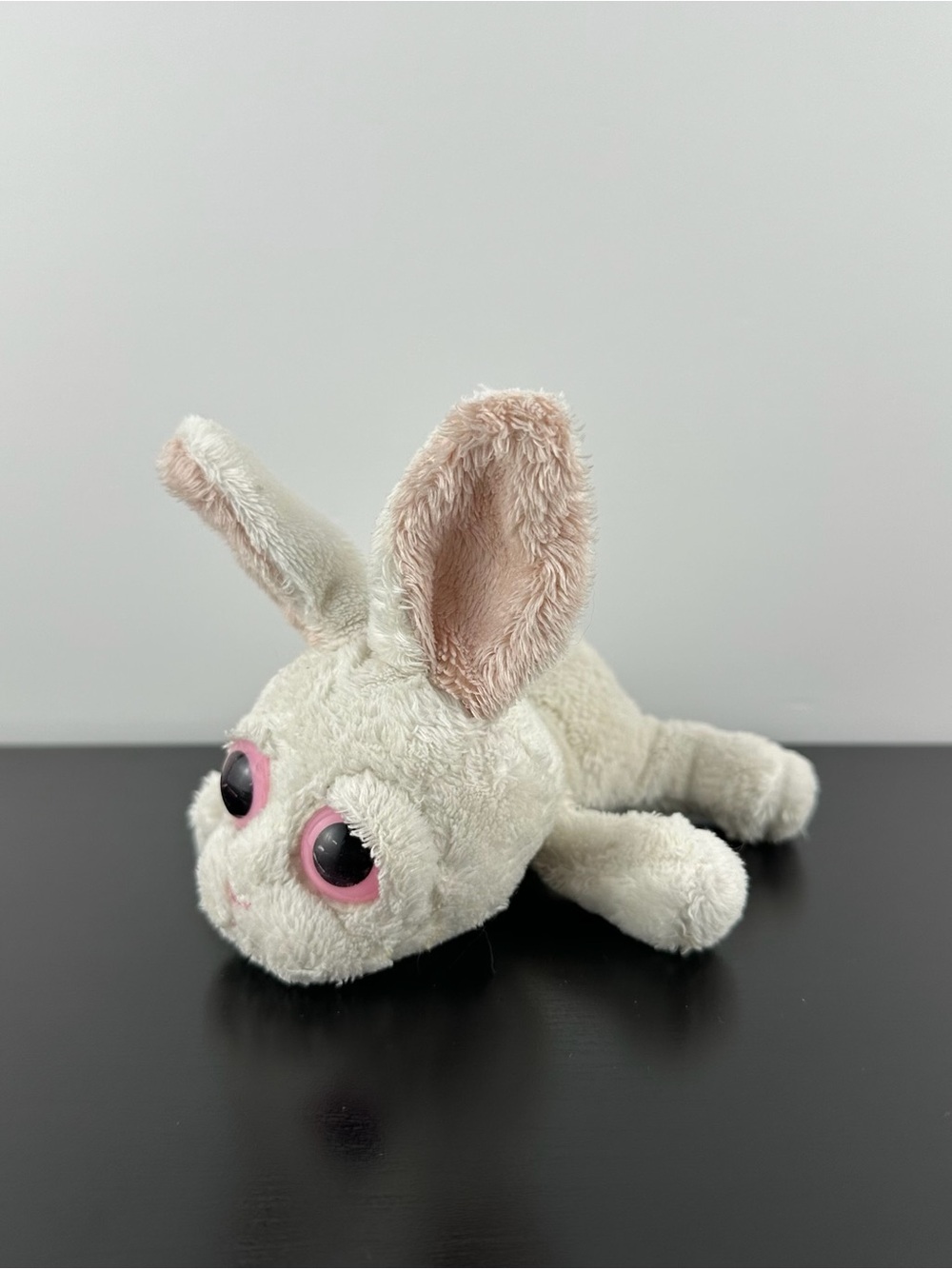 Russ Berrie RARE Lil Peepers White Bunny Rabbit 6” Big Pink Eyes Plush Peeper